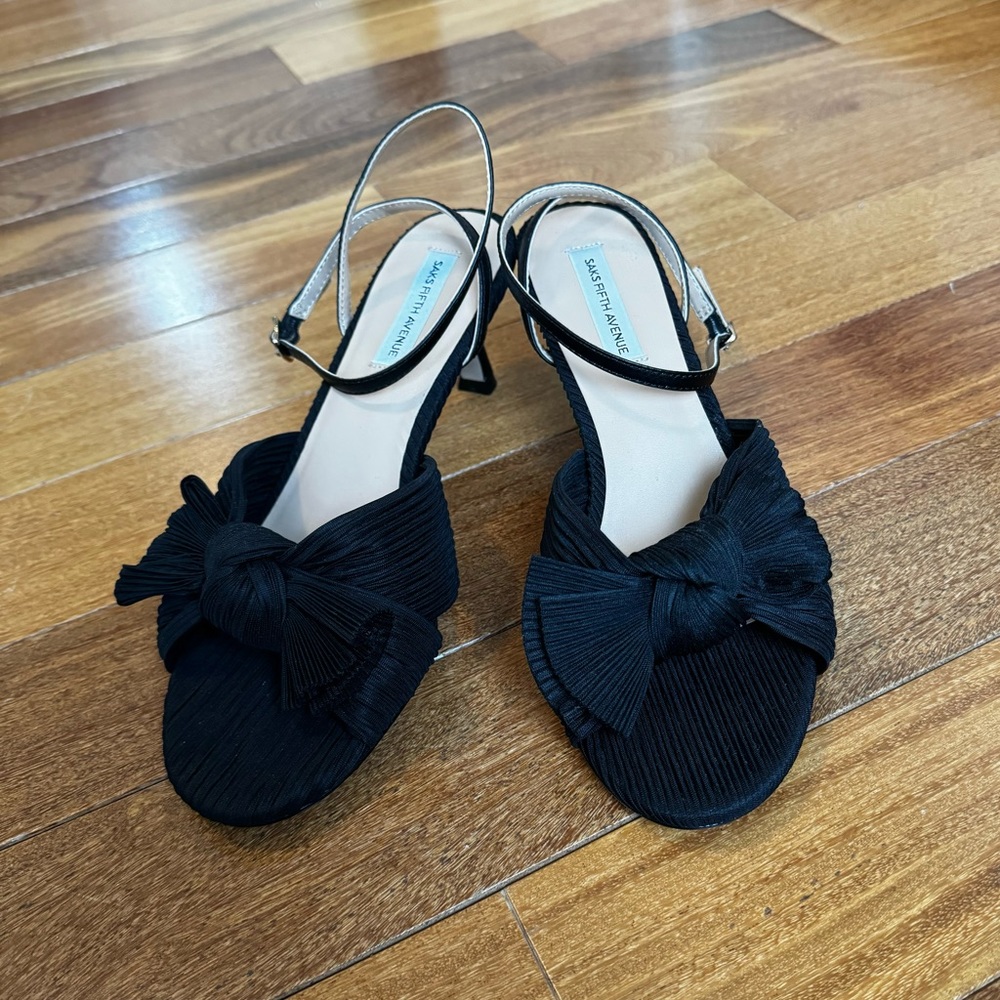 SAKS FIFTH AVENUE
Sammy Bow-Knot Leather Kitten Heel Sandals 7.5